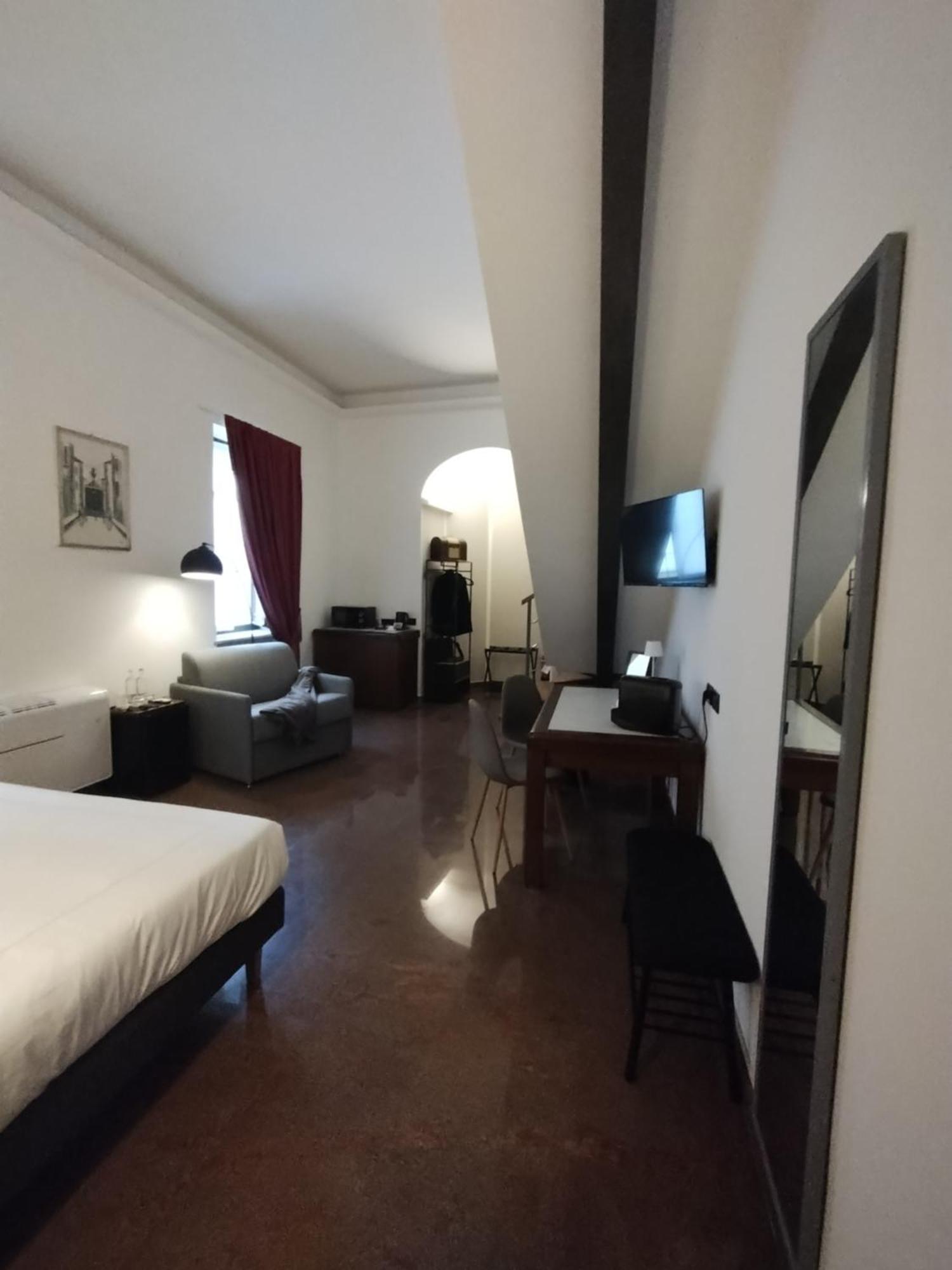 Palazzo Cusani Charming Rooms Верчелли Экстерьер фото