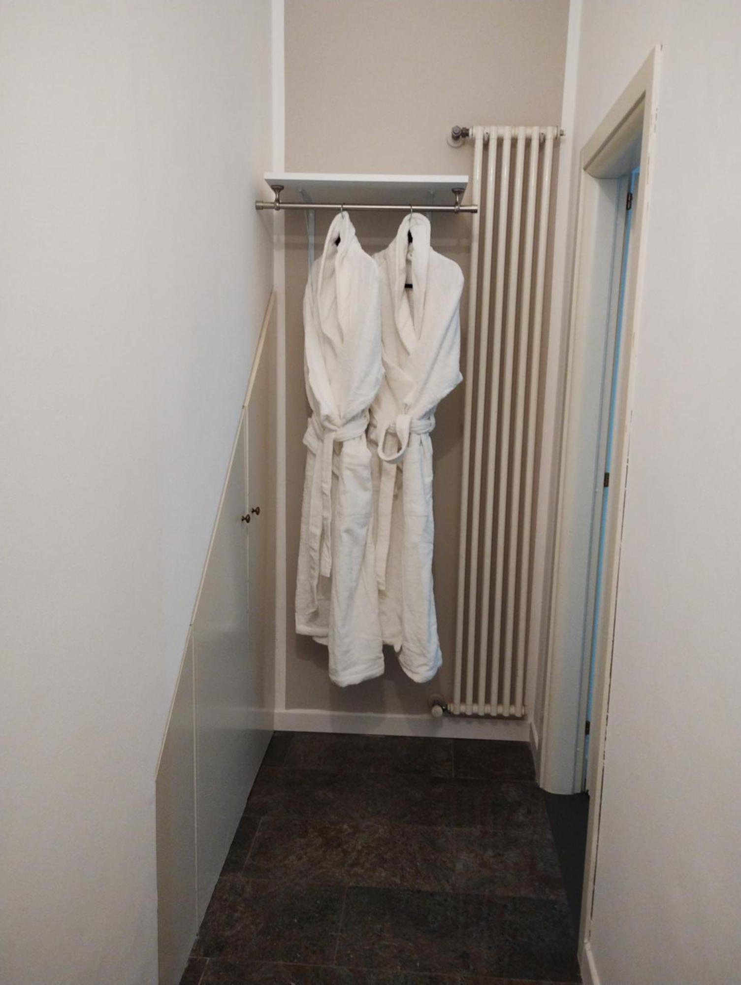 Palazzo Cusani Charming Rooms Верчелли Экстерьер фото