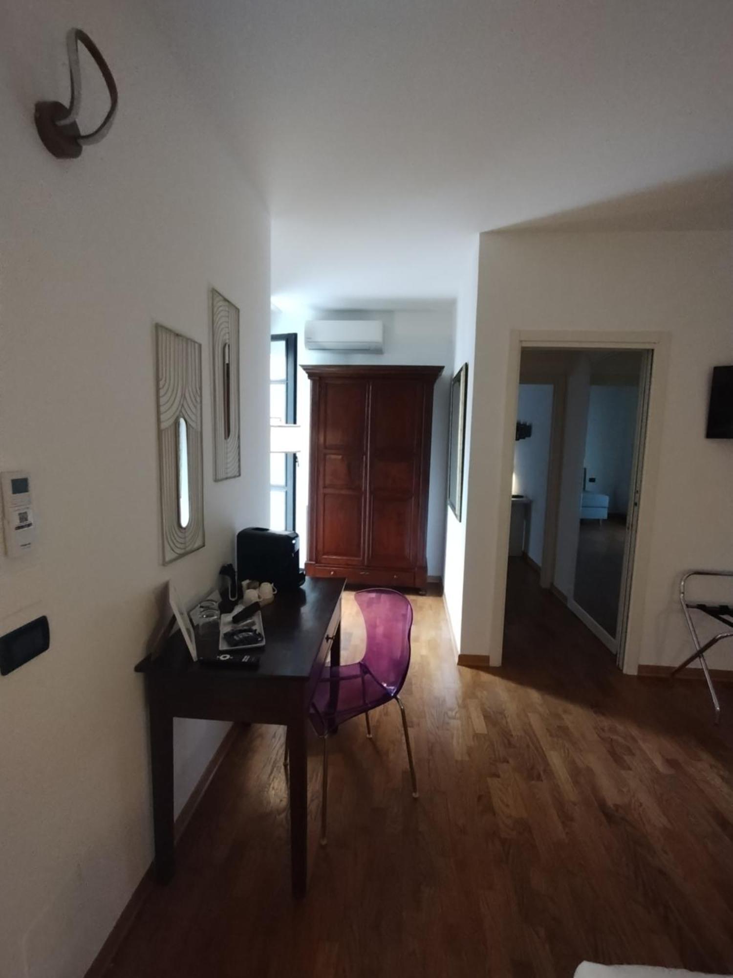 Palazzo Cusani Charming Rooms Верчелли Экстерьер фото