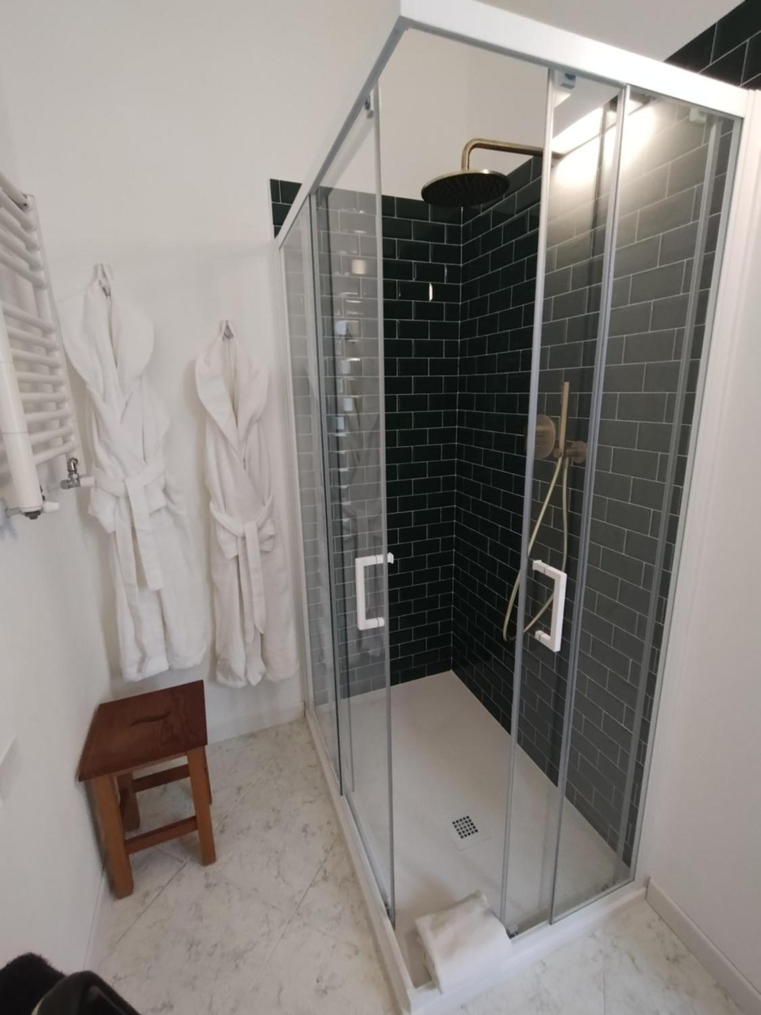 Palazzo Cusani Charming Rooms Верчелли Экстерьер фото