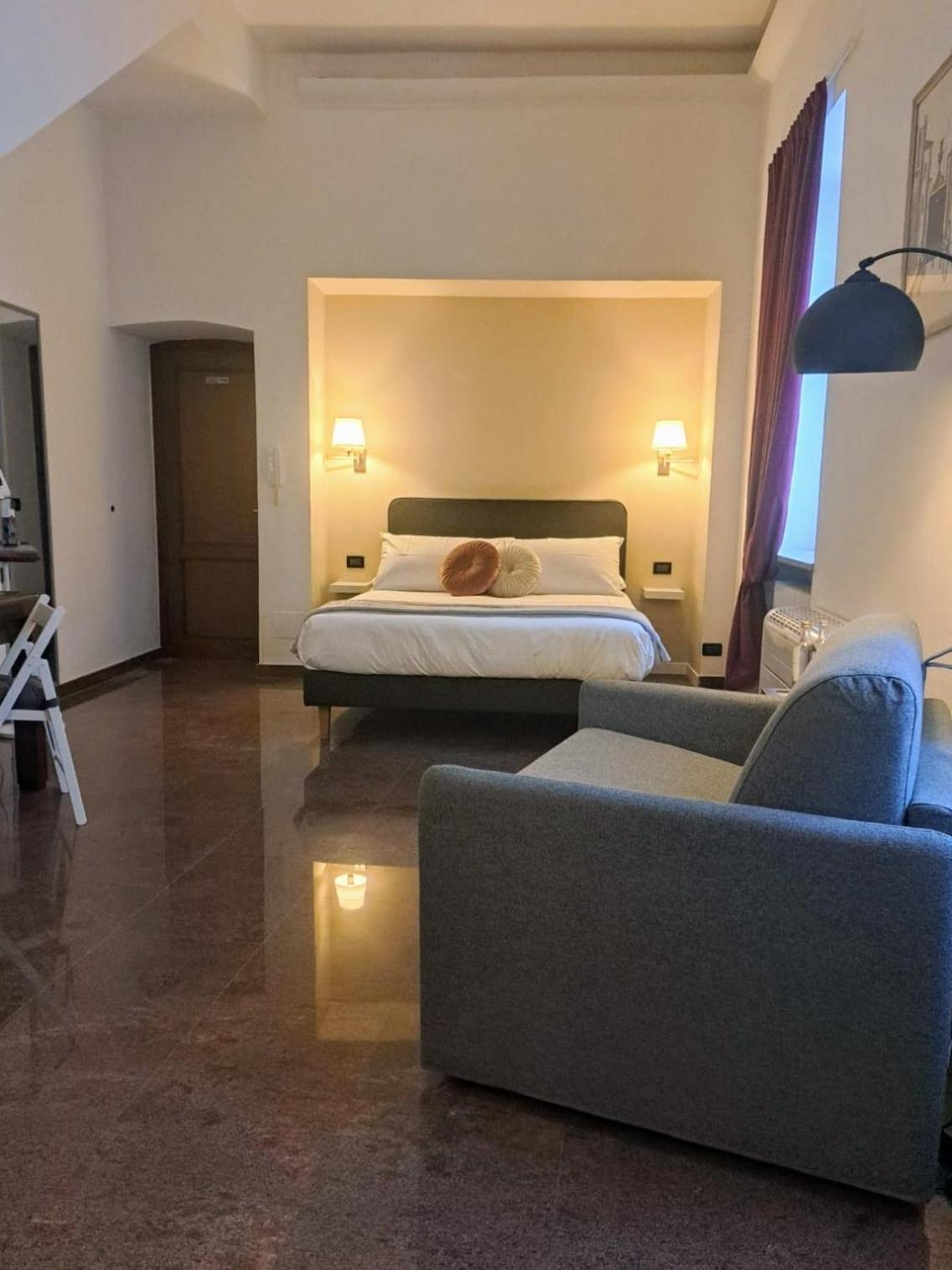 Palazzo Cusani Charming Rooms Верчелли Экстерьер фото